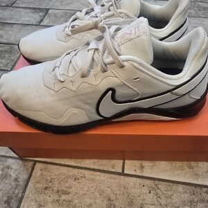 Nike White and Black Sneakers